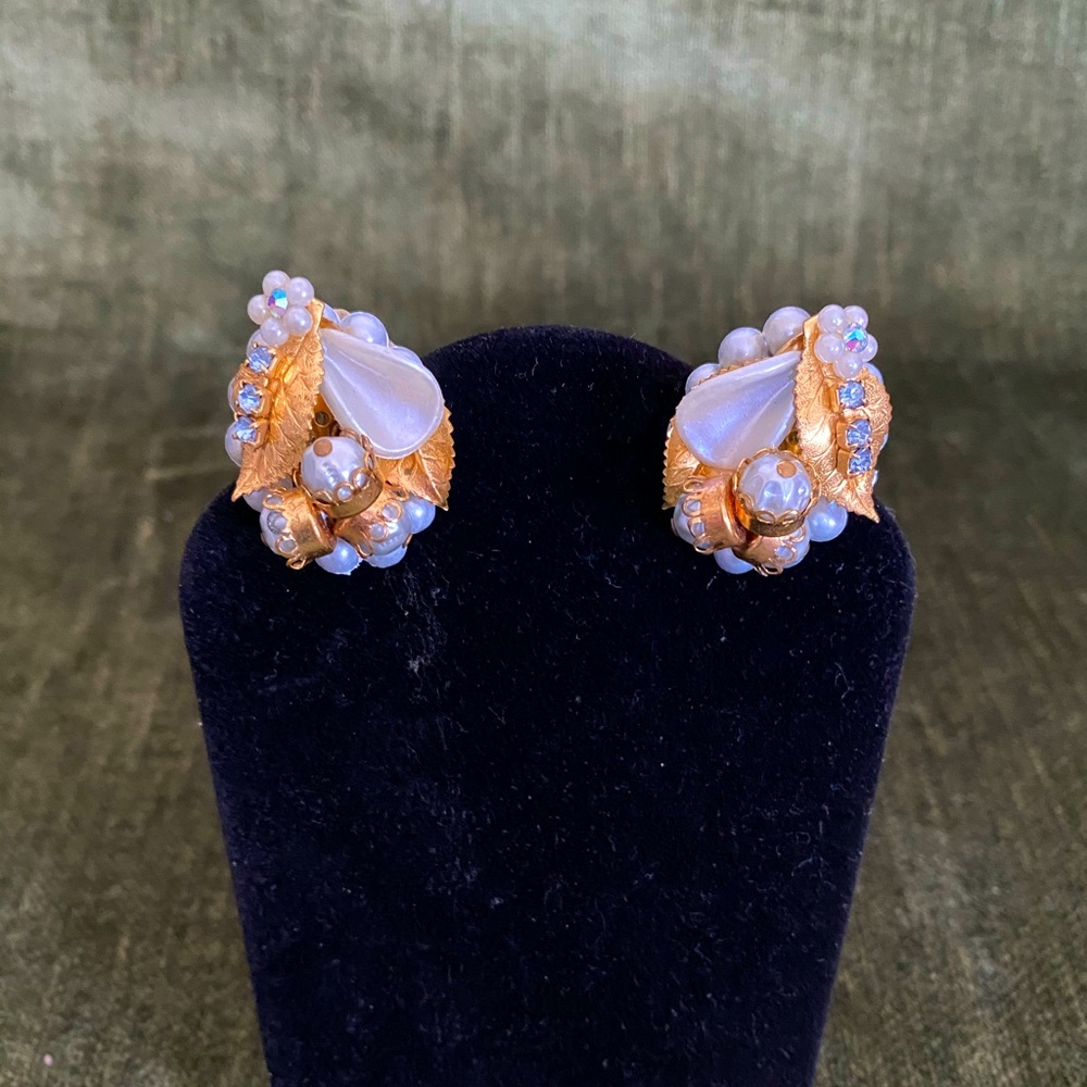 Beautiful Vintage Earrings * Rhinestone